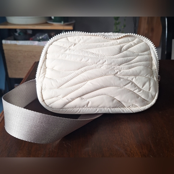 lululemon athletica Handbags - Lululemon team canada crossbody bag